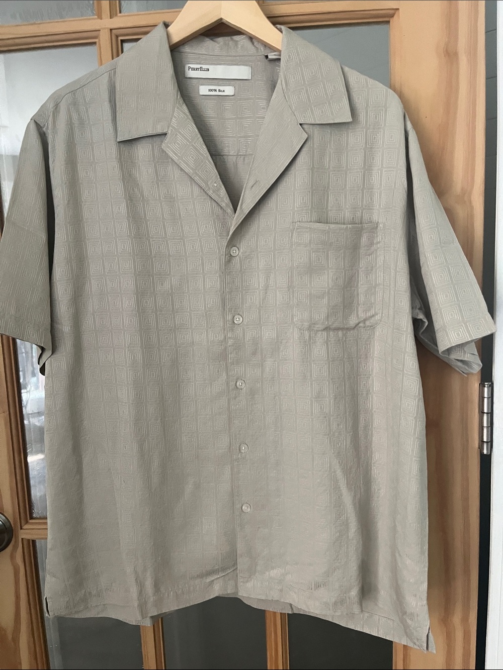 Vintage 100% Silk Cream Pattern Button Down Shirt - Size L EUC Perry Ellis